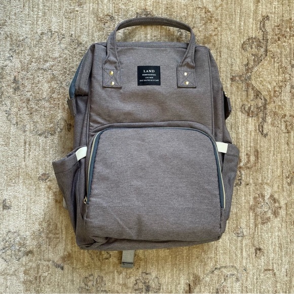 Stylish Unisex Diaper Organizing Bag by Land - Picture 9 of 15